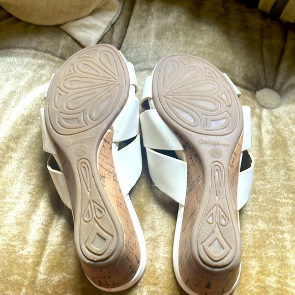 Sandles white slip ins. Size 6W - Picture 3 of 4